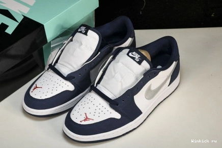1 Midnight Jordan Navy Low SB 1009